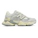 Женские кроссовки New Balance 9060 Light Grey